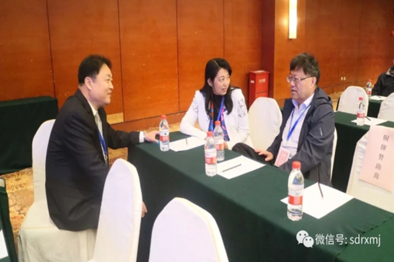 董事長魏忠瑞獲第三屆百人獎大會杰出貢獻(xiàn)獎